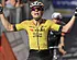 Van Aert reageert geëmotioneerd na langverwachte ritwinst