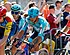 Ophef in Giro: renner meteen uit koers gezet na kopstoot in volle sprint